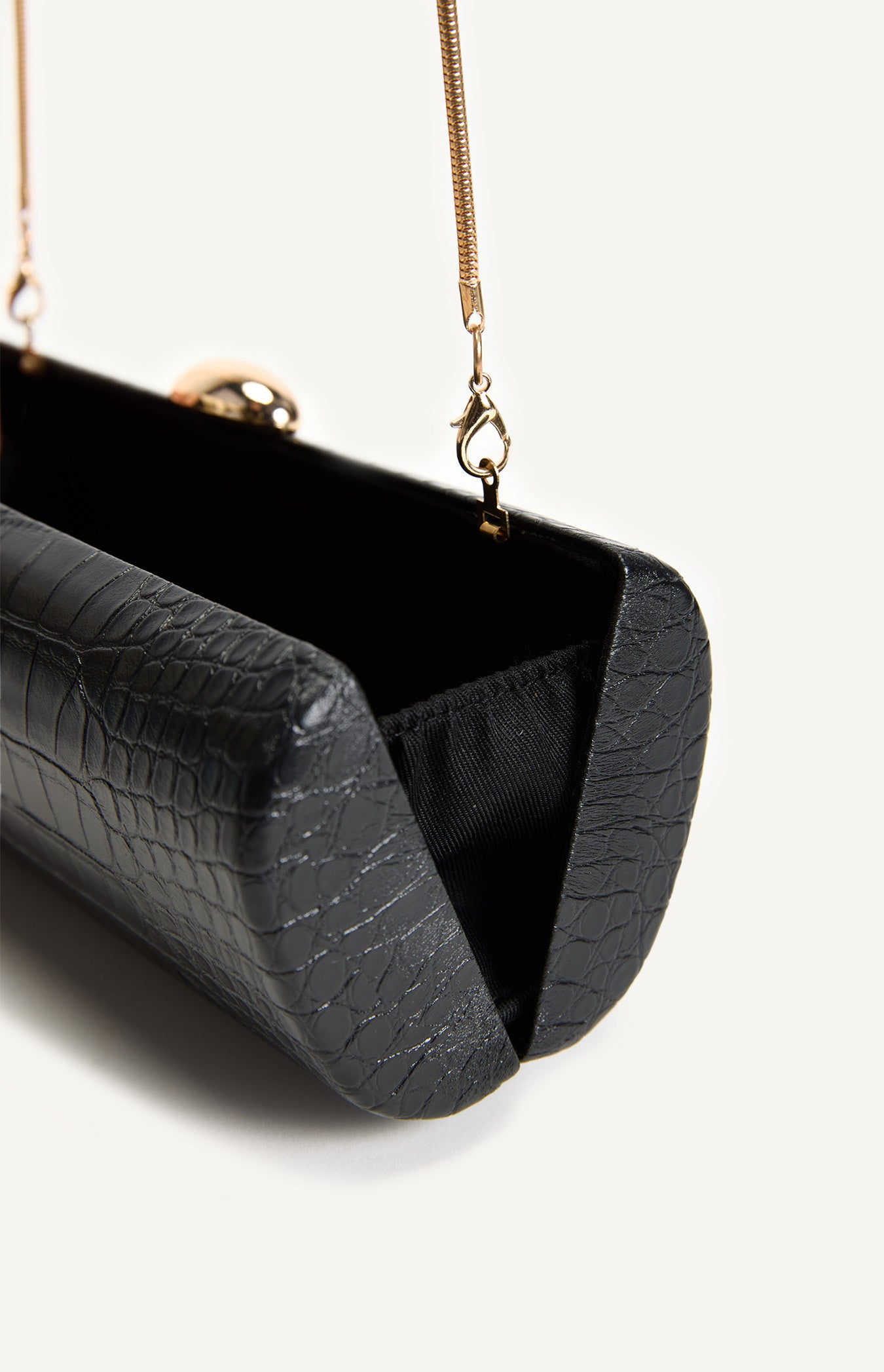 KIM CLUTCH- BLACK